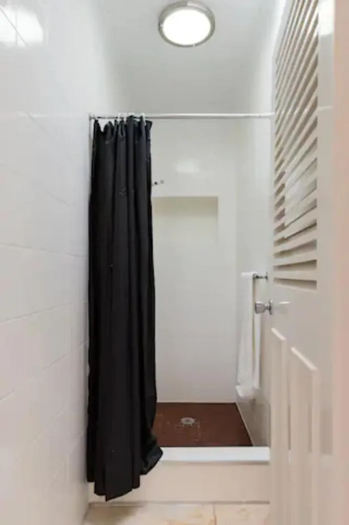 Spacious Hideaway Retreat, Brookfield, Brisbane Holiday home