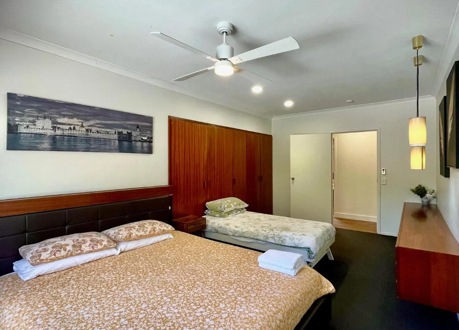 Spacious Hideaway Retreat, Brookfield, Brisbane
