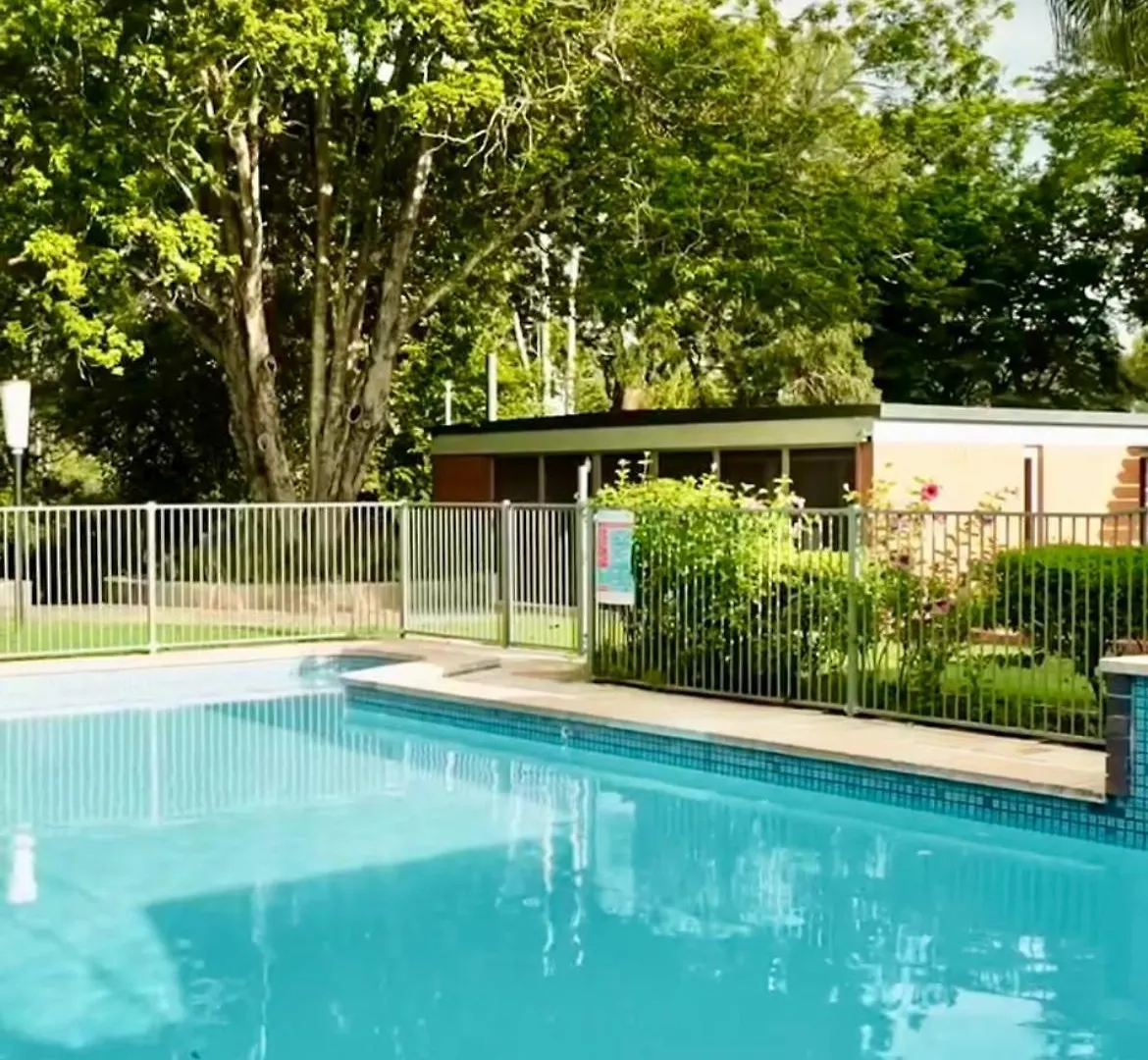 Spacious Hideaway Retreat, Brookfield, Brisbane 0*,  Australia