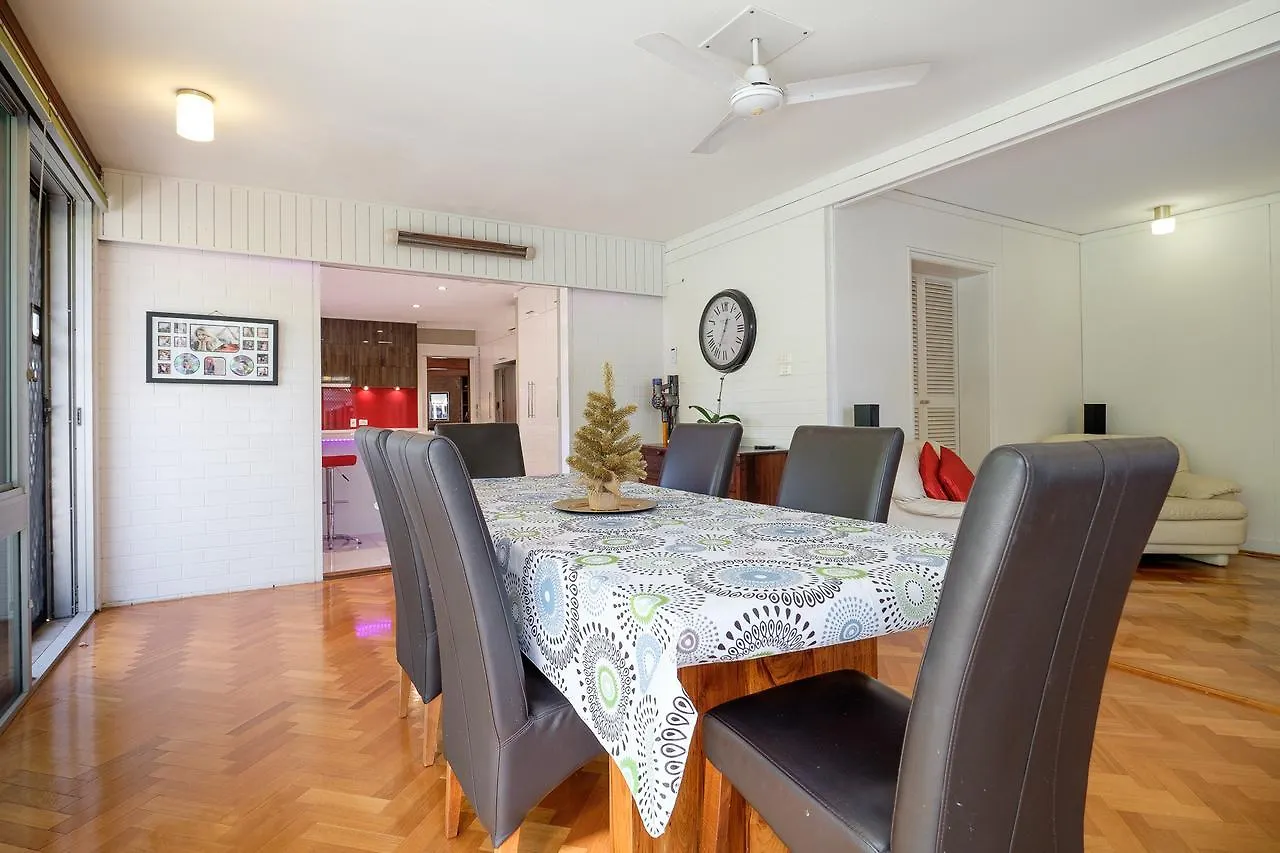 Spacious Hideaway Retreat, Brookfield, Brisbane
