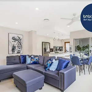  Villa Park Avenue Luxe Townhouse Brand New Sleeps 9